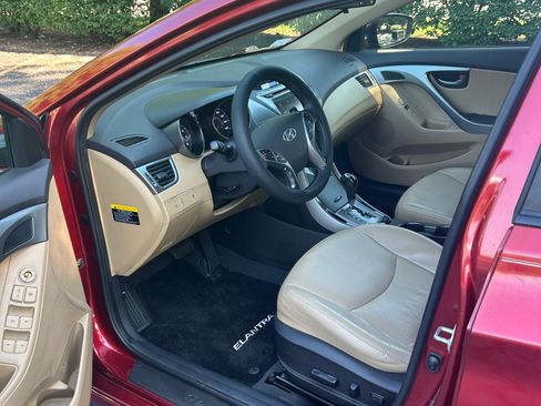 Used 2013 Hyundai Elantra Limited w/ Technology Pkg FWD image 26