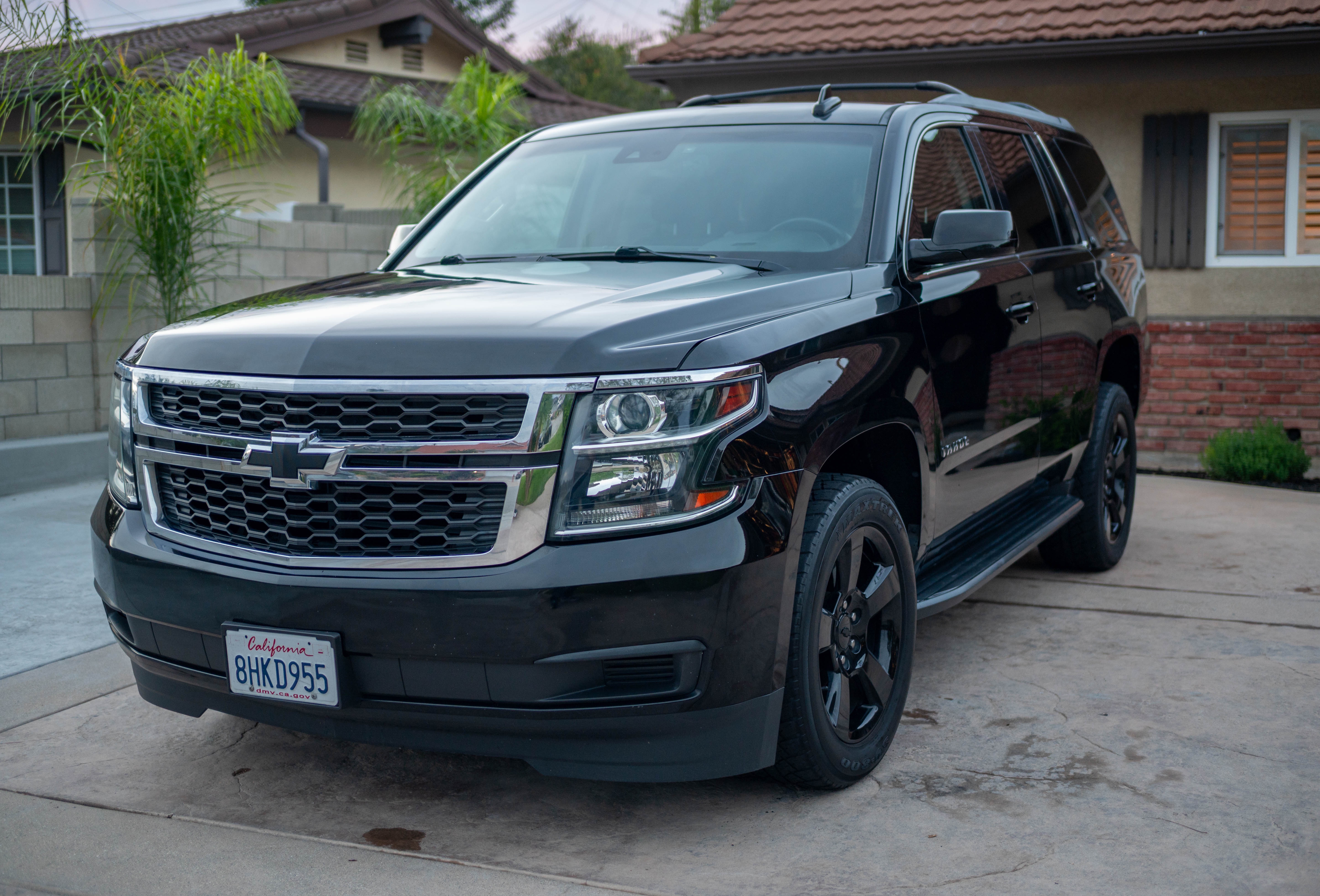 Used 2019 Chevrolet Tahoe LT w/ LT Midnight Edition RWD image 2