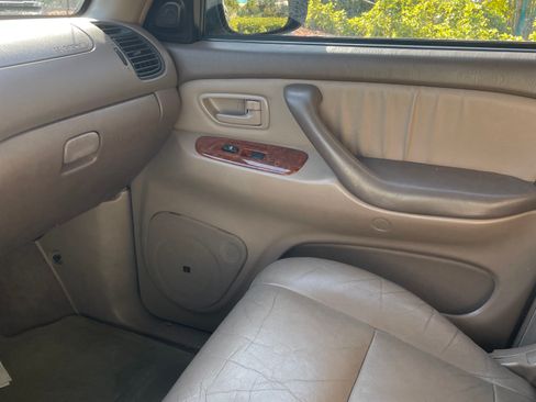 Used 2004 Toyota Tundra Limited AWD/4WD image 12