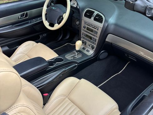 Used 2005 Ford Thunderbird RWD image 8