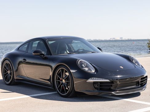 Used 2015 Porsche 911 Carrera 4S image 8