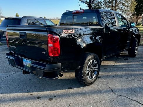 Used 2022 Chevrolet Colorado Z71 image 2