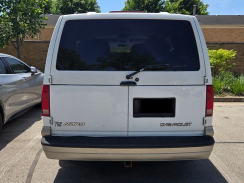 Used 2005 Chevrolet Astro Passenger w/ LS Preferred Equipment Group RWD image 4