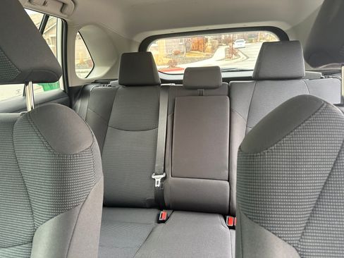 Used 2022 Toyota RAV4 LE image 14