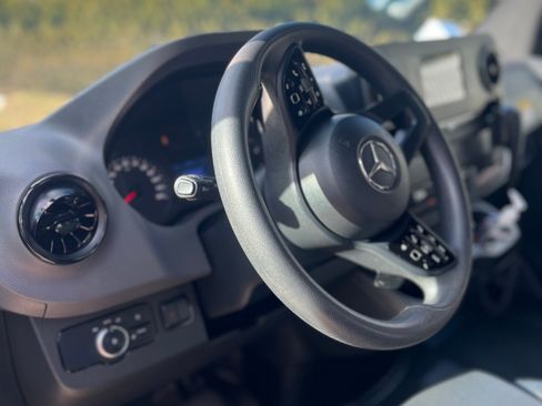 Used 2019 Mercedes-Benz Sprinter 3500 image 11