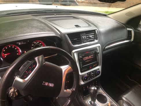Used 2013 GMC Acadia SLT image 11