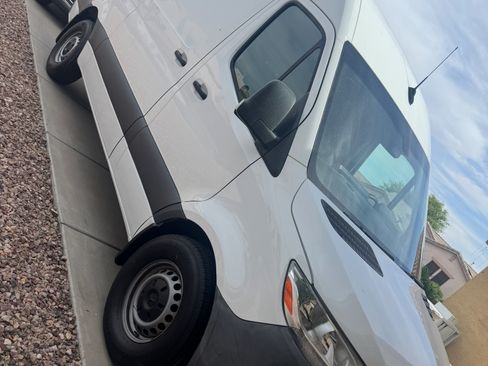 Used 2021 Mercedes-Benz Sprinter 2500 image 5