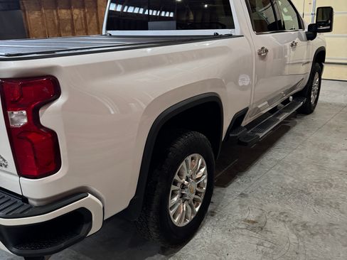 Used 2022 Chevrolet Silverado 2500 High Country AWD/4WD image 16