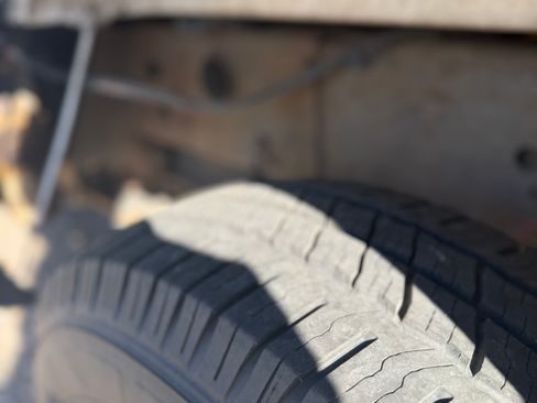 Used 2004 GMC Sierra 2500 SLE w/ Heavy-Duty Power Package image 12