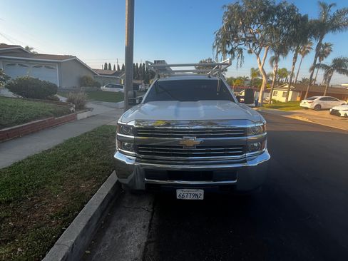 Used 2017 Chevrolet Silverado 2500 W/T image 1