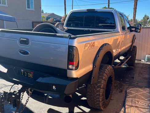 Used 2001 Ford F350 4x4 Crew Cab Super Duty image 2
