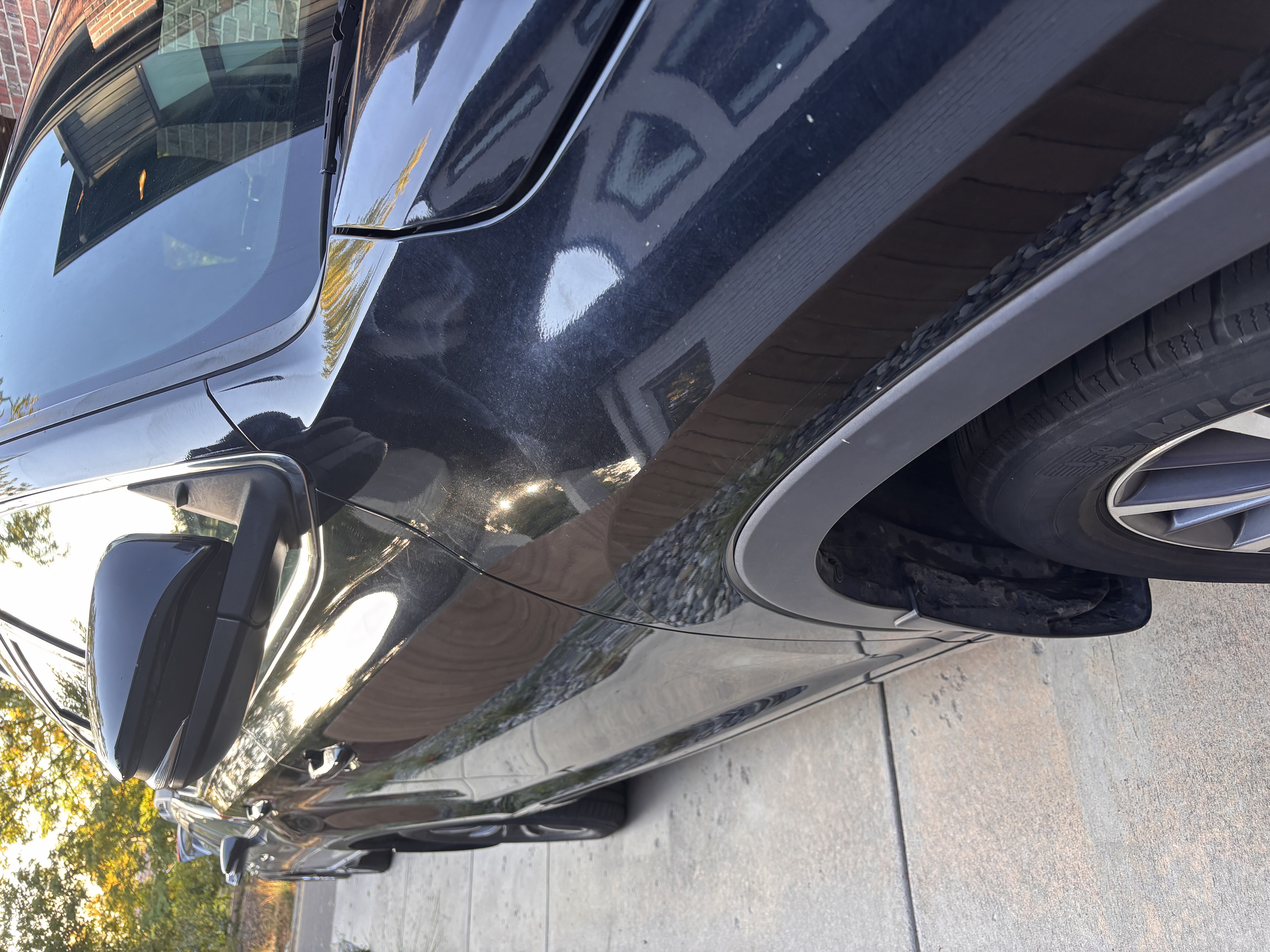 Used 2018 Toyota Highlander XLE AWD/4WD image 11