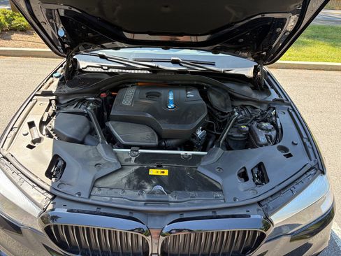 Used 2018 BMW 530e image 10