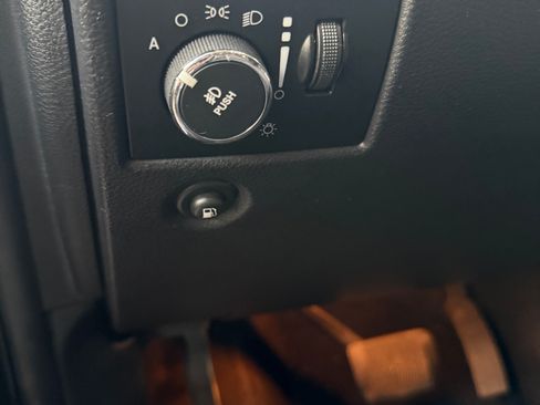 Used 2011 Jeep Grand Cherokee Laredo AWD/4WD image 18