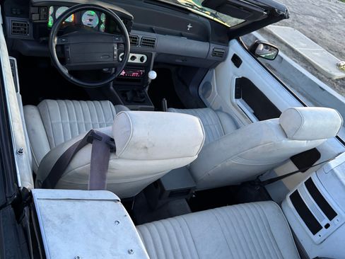 Used 1993 Ford Mustang LX image 10
