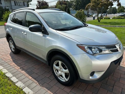 Used 2013 Toyota RAV4 LE AWD/4WD image 13