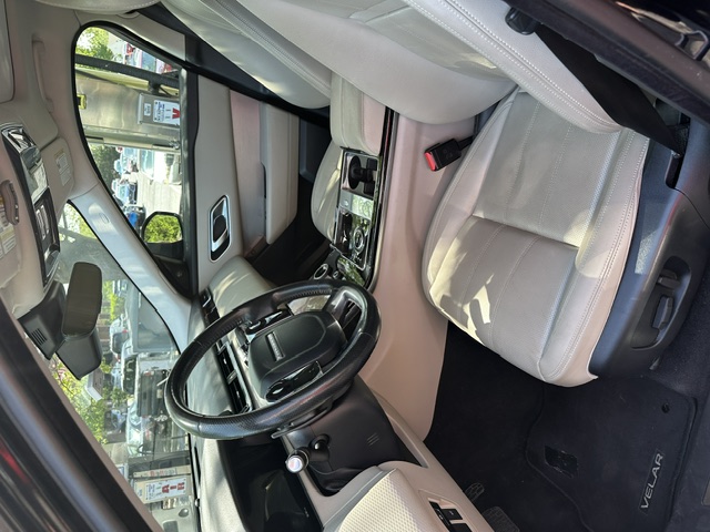 Used 2018 Land Rover Range Rover Velar S AWD/4WD image 9