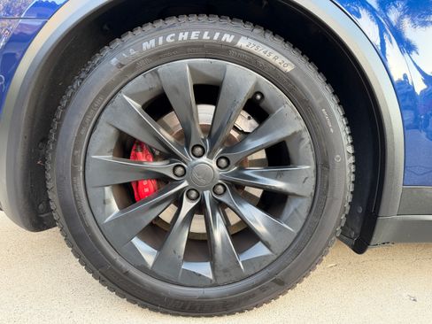 Used 2016 Tesla Model X 75D AWD/4WD image 16