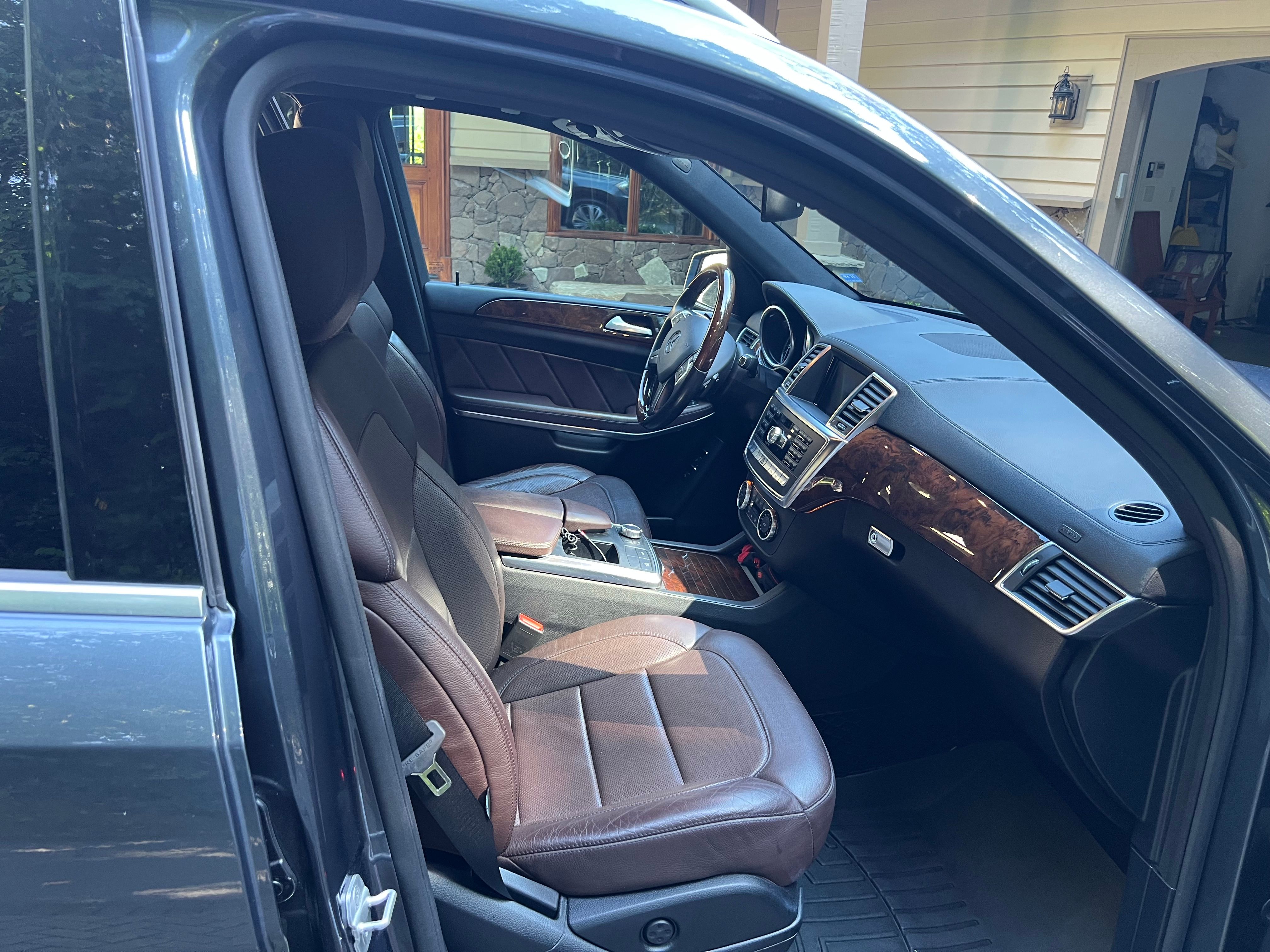 Used 2014 Mercedes-Benz GL 450 4MATIC image 9