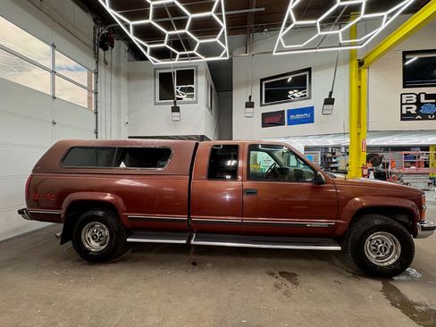 Used 1998 Chevrolet Silverado 2500 4x4 Extended Cab w/ Preferred Equipment Group 2 image 8