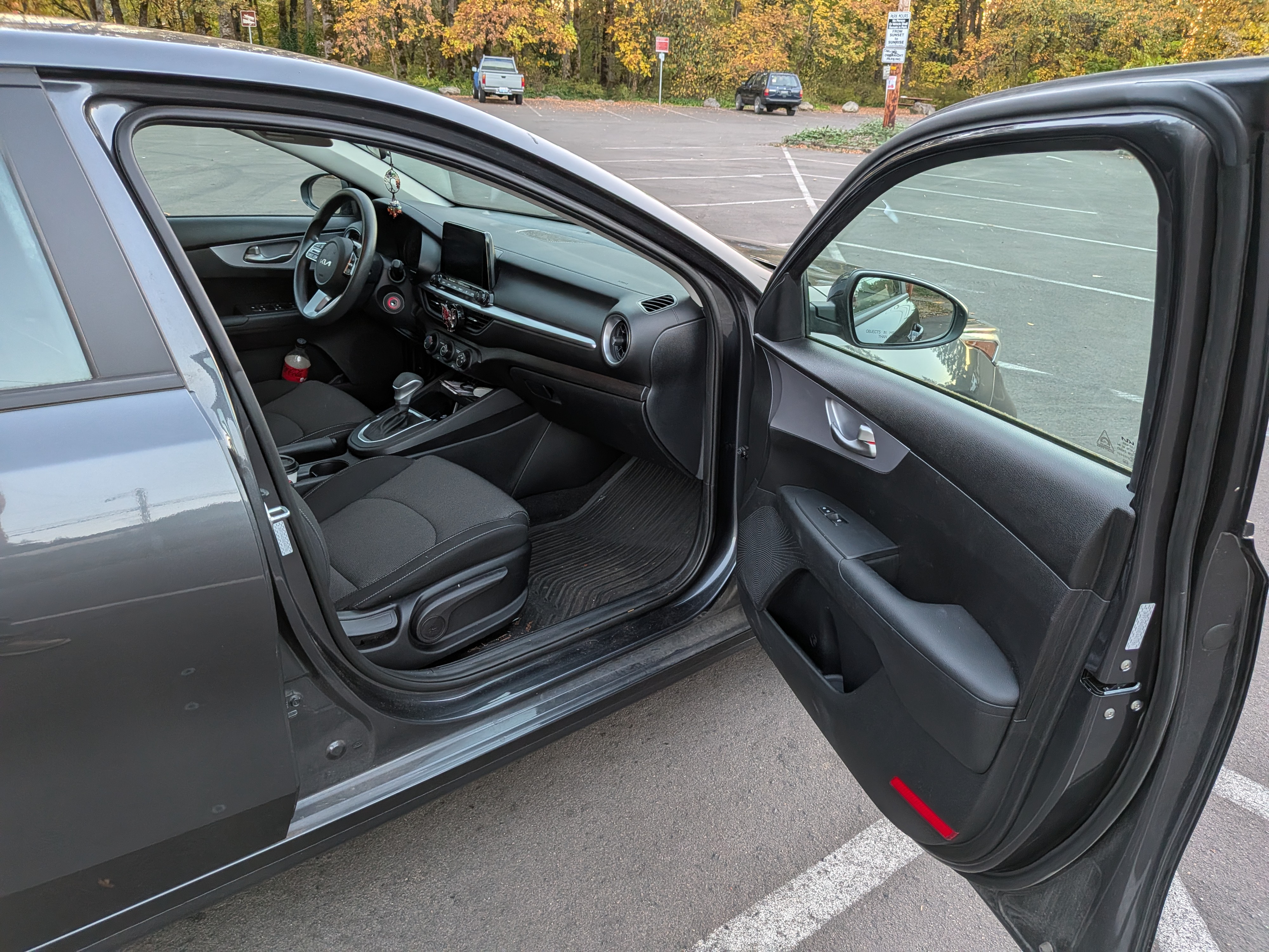 Used 2022 Kia Forte LXS FWD image 11