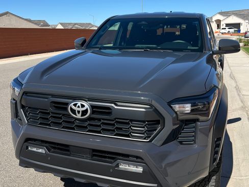 Used 2024 Toyota Tacoma TRD Off-Road image 19