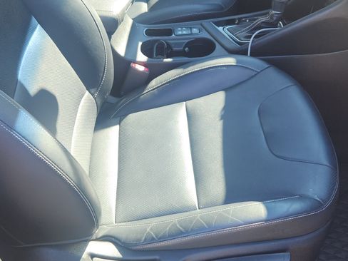 Used 2019 Kia Niro EX Premium w/ Sunroof Package image 6