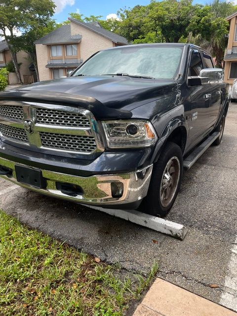 Used 2016 RAM 1500 Laramie w/ Convenience Group AWD/4WD image 4