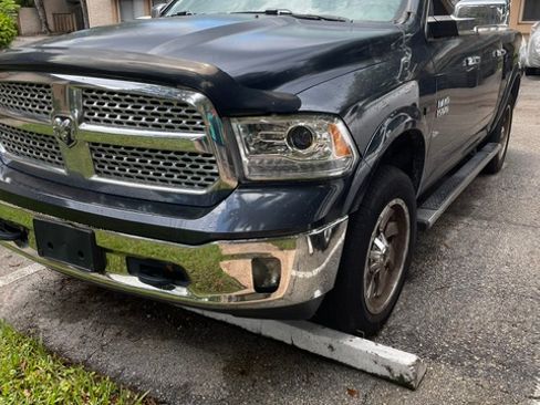 Used 2016 RAM 1500 Laramie w/ Convenience Group AWD/4WD image 4