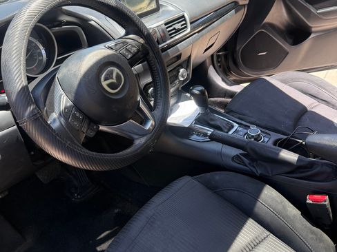 Used 2016 MAZDA MAZDA3 i Touring w/ Appearance Package FWD image 5