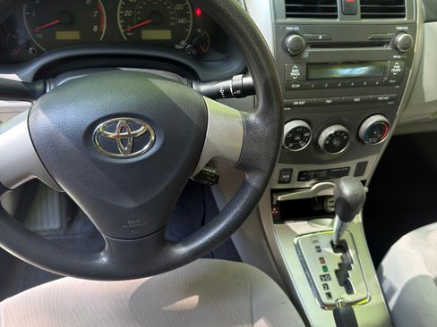 Used 2011 Toyota Corolla LE FWD image 8