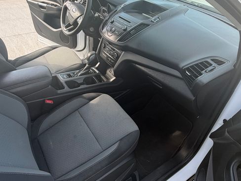 Used 2018 Ford Escape SE image 5