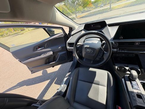 Used 2024 Toyota Prius XLE AWD/4WD image 25
