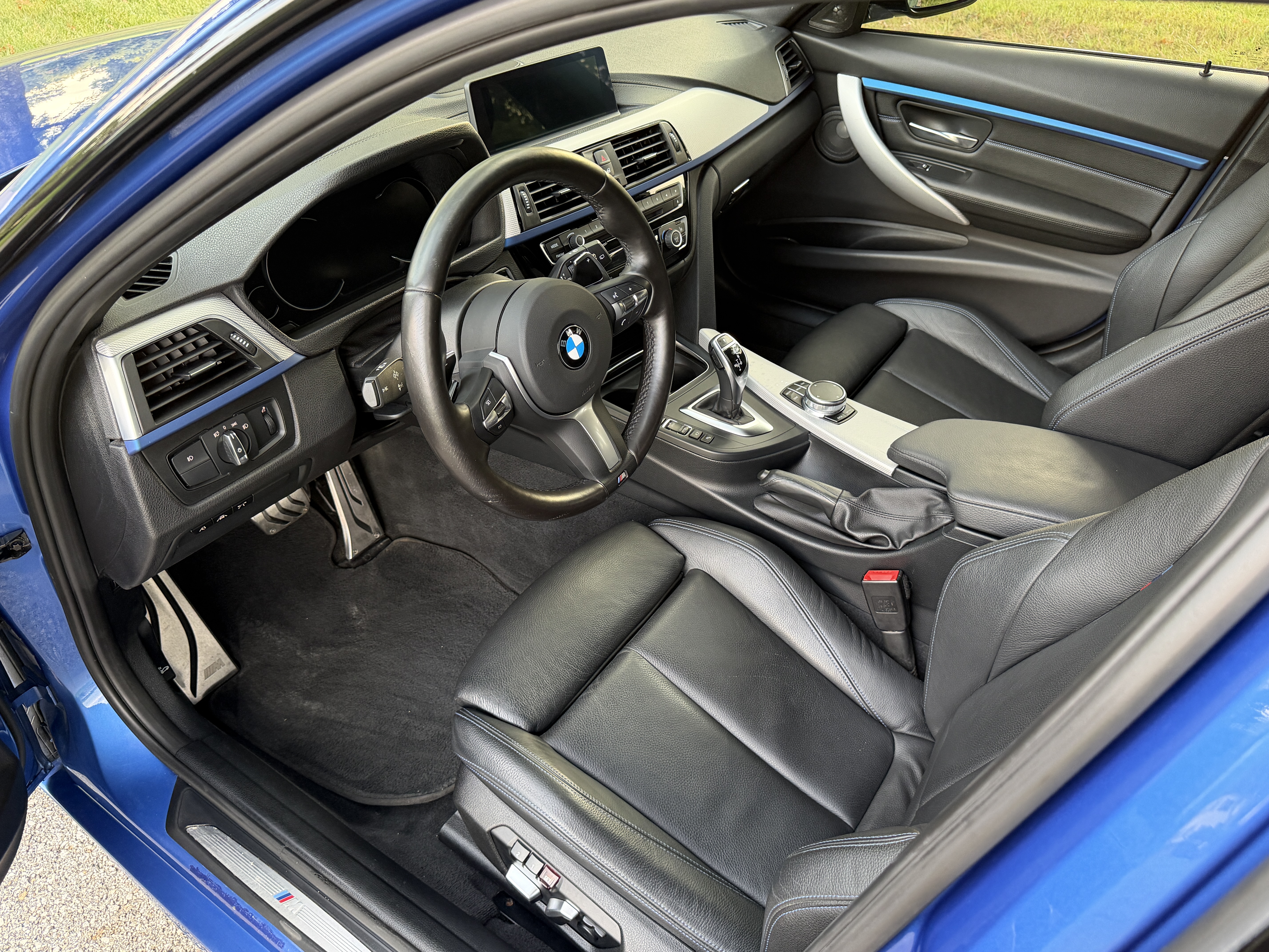Used 2018 BMW 330i xDrive Wagon AWD/4WD image 13