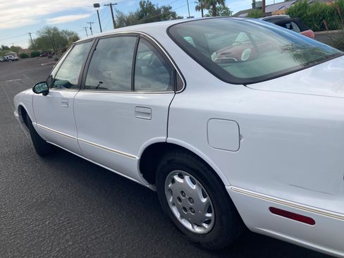 Used 1999 Oldsmobile 88 Royale LS FWD image 12