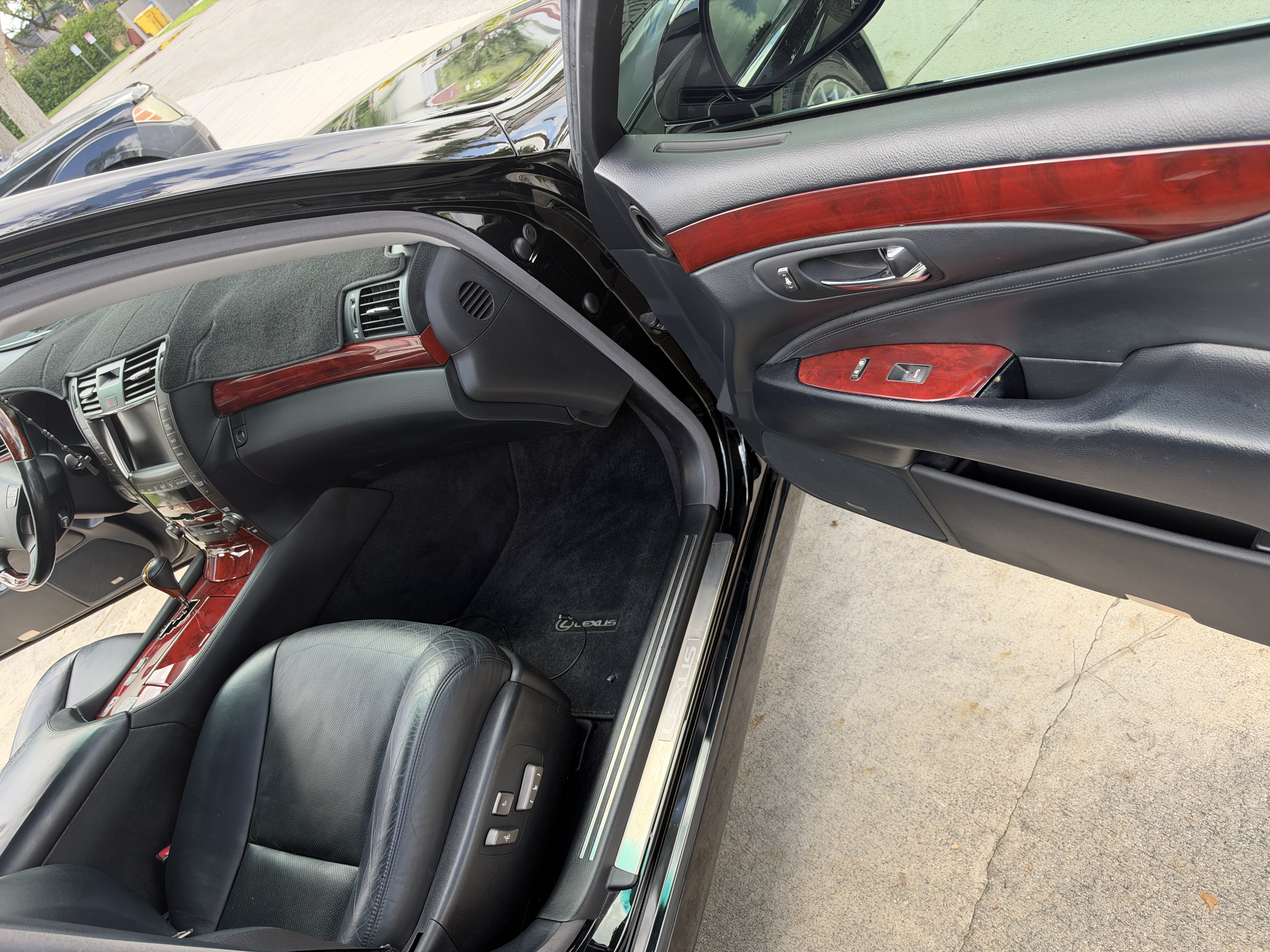 Used 2008 Lexus LS 460 RWD image 13