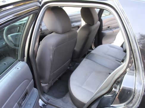 Used 2011 Ford Crown Victoria Police Interceptor w/ Radio Suppression Pkg image 10