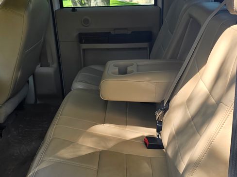 Used 2010 Ford F250 Lariat image 11