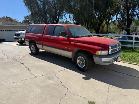 Used 1998 Dodge Ram 2500 Truck 2WD Quad Cab image 11