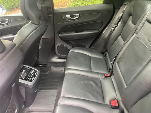 Used 2019 Volvo XC60 T5 Inscription w/ Protection Package Premier AWD/4WD image 10