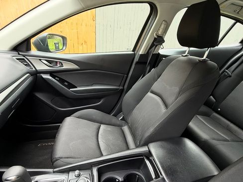 Used 2018 MAZDA MAZDA3 Sport FWD image 1