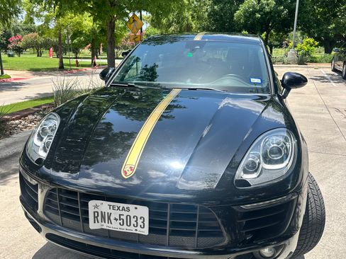 Used 2018 Porsche Macan AWD/4WD image 22