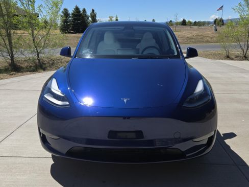 Used 2023 Tesla Model Y Long Range AWD/4WD image 6