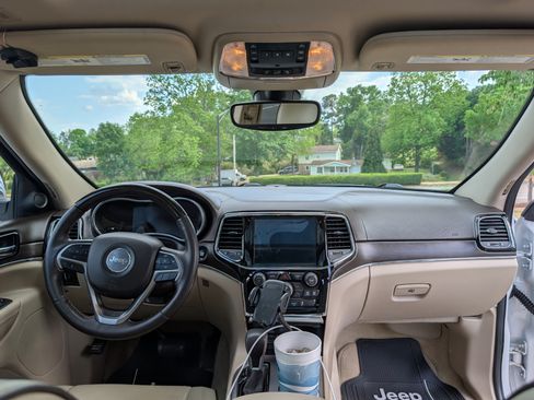 Used 2019 Jeep Grand Cherokee Overland RWD image 20