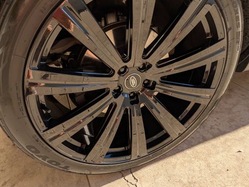 Used 2024 Land Rover Range Rover Sport SE image 15