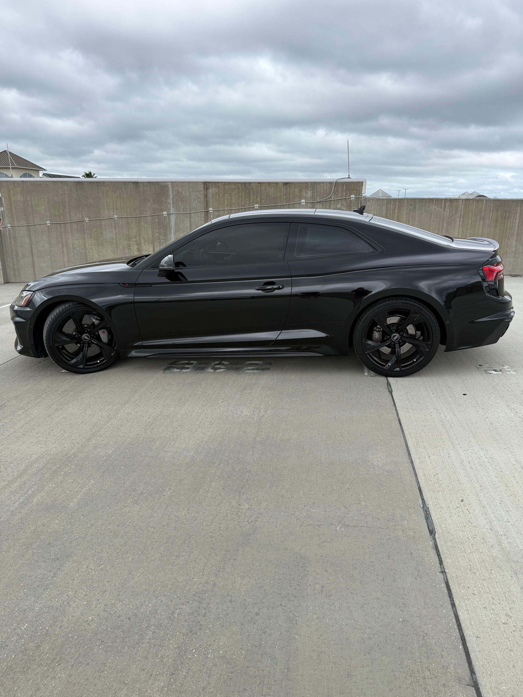 Used 2022 Audi RS 5 w/ Black Optic Carbon Package AWD/4WD image 9