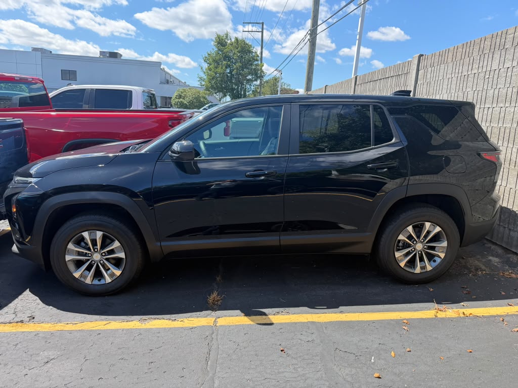 Used 2026 Chevrolet Equinox LT w/ Convenience Package II FWD image 4