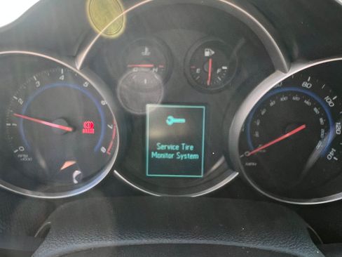 Used 2015 Chevrolet Cruze LT w/ Sun And Sound Package image 6