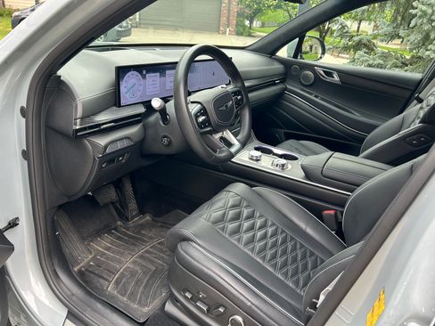 Used 2025 Genesis GV80 3.5T AWD/4WD image 9