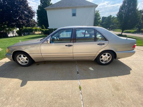 Used 1999 Mercedes-Benz S 320 image 1